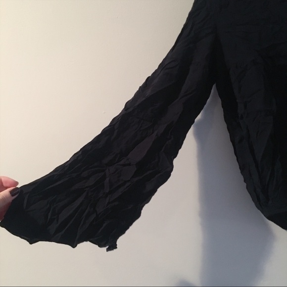 H&M Bell Sleeve Top - Picture 2 of 3